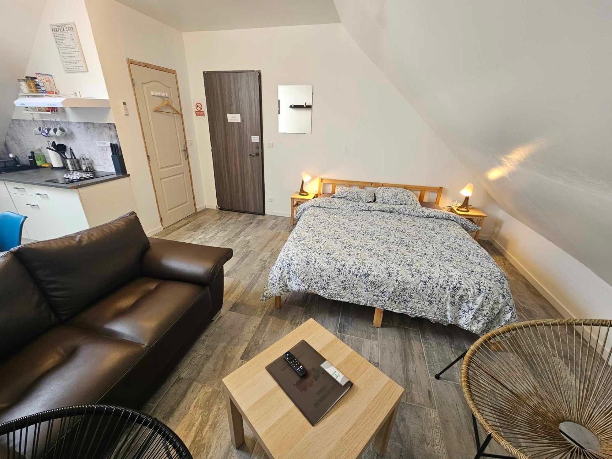 Studios Du Cedre Cuvilly Εξωτερικό φωτογραφία